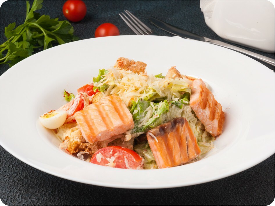 Салат "Цезарь с лососем" (220г) Салат "Цезарь с лососем" (220г)